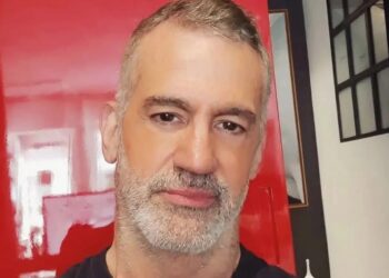 Θρήνος στην κηδεία του 43χρονου Σπύρου που βρέθηκε κρεμασμένος στην αποθήκη του σπιτιού του – Υποβασταζόμενη η σύζυγός του