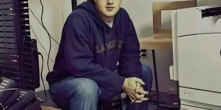 Facebook: Η ιστορία μιας ιδέας που γεννήθηκε σε κοιτώνα και άλλαξε τον κόσμο