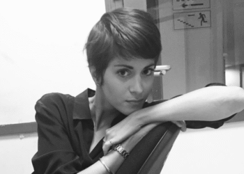 Βίντεο: «Είτε με δύο χέρια είτε με ένα, εγώ θα ξαναπαίξω κλαρίνο» λέει ο Άρης Μουγκοπέτρος – Στο πλευρό του η Ιωάννα Παλιοσπύρου