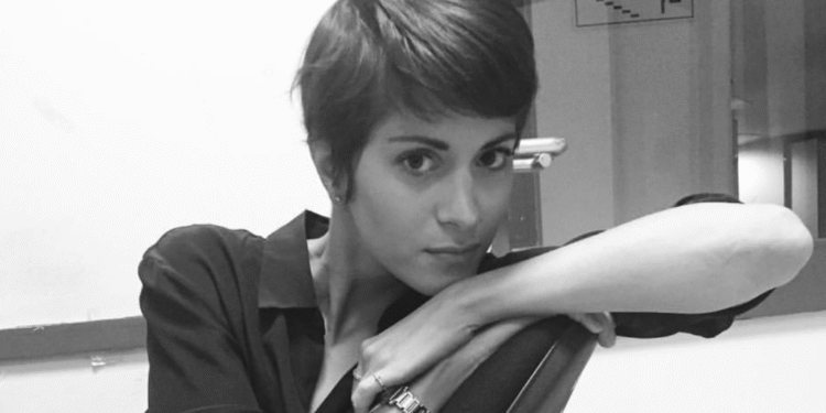 Βίντεο: «Είτε με δύο χέρια είτε με ένα, εγώ θα ξαναπαίξω κλαρίνο» λέει ο Άρης Μουγκοπέτρος – Στο πλευρό του η Ιωάννα Παλιοσπύρου