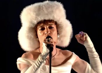 Αποθεώθηκε το Nemo στον τελικό της Eurovision