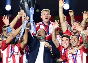 Alldaynews.gr Η «στέψη» του Ολυμπιακού! Η φιέστα στο κατάμεστο «Καραϊσκάκης» για το 48ο ερυθρόλευκο πρωτάθλημα