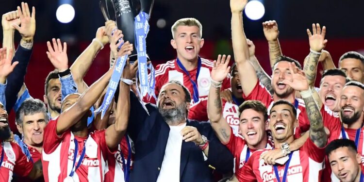 Η «στέψη» του Ολυμπιακού! Η φιέστα στο κατάμεστο «Καραϊσκάκης» για το 48ο ερυθρόλευκο πρωτάθλημα