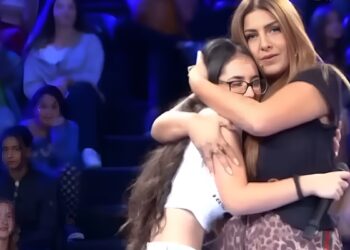 Έλενα Παπαρίζου: Το συγκινητικό βίντεο με την Κλαυδία πριν τον τελικό της Eurovision και η απάντηση της νεαρής καλλιτέχνιδας