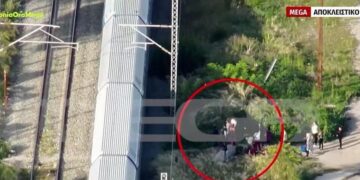 Ρομά κλέβουν μέταλλα από τις ράγες των τρένων εν ώρα δρομολογίων (video)