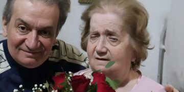 Alldaynews.gr Πουλάει το πιάνο του για να στηρίξει τη μητέρα του – Συγκλονίζει η ανάρτηση διακεκριμένου πιανίστα