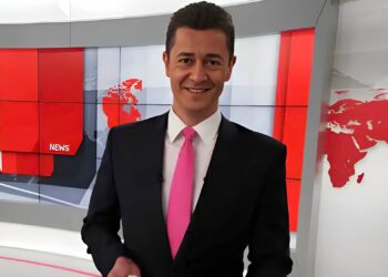 300.000 ευρώ τον μήνα: Οι παρουσιαστές με τον εξωφρενικό μıσθό που «φωτογράφισε» ο Αντώνης Σρόιτερ