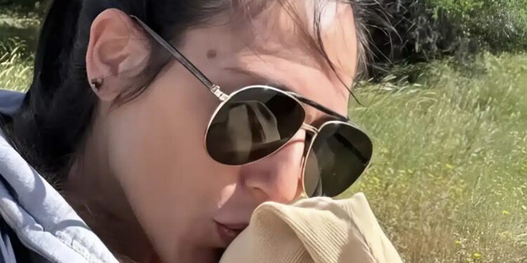 Η Ανθή Βούλγαρη έκανε Πρωτομαγιά με τον γιο της – «Το πιο σπάνιο λουλούδι το κρατάω στην αγκαλιά μου»