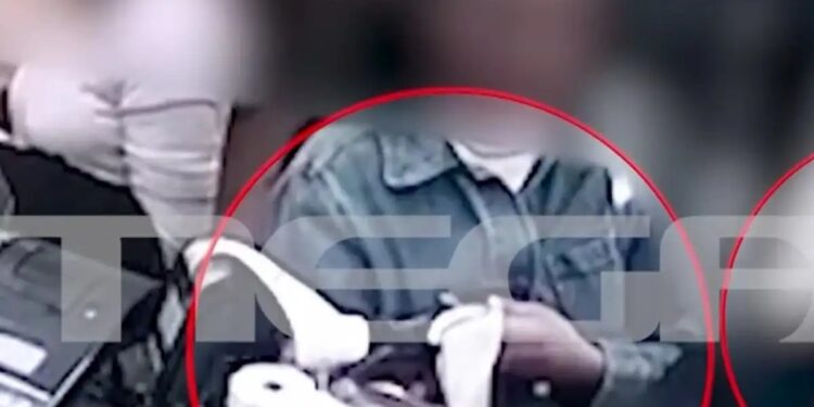 Βίντεο ντοκουμέντο από τη στιγμή που συμμορία γυναικών αρπάζει 900 ευρώ από ηλικιωμένη σε φούρνο