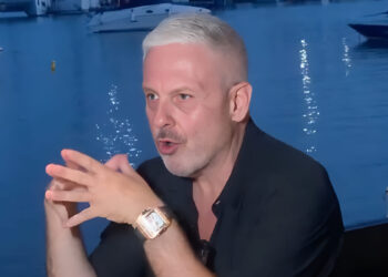 Alldaynews.gr Έξω από τα δόντια ο Τάσος Δούσης: «Παραλίες γυφταριό ή για να κονομάνε τα γνωστά μεγάλα πορτοφόλια»