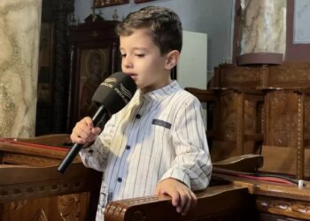 Συγκίνηση με τον 5χρονο Ταξιάρχη που ψέλνει με αγγελική φωνή και θέλει να γίνει ιερέας