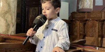 Alldaynews.gr Συγκίνηση με τον 5χρονο Ταξιάρχη που ψέλνει με αγγελική φωνή και θέλει να γίνει ιερέας