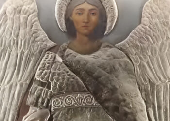 Κυριακή των Μυροφόρων: Ο Μανταμάδος υποδέχθηκε πάνω από 50.000 προσκυνητές στον Ταξιάρχη – Χιλιάδες πιστοί με κάθε μέσο ή με τα πόδια στο ναό