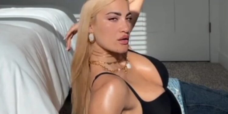 Ιωάννα Τούνη: «Κάποια εκεί έξω βγαίνει με τον πρώην σου και νομίζει ότι πέτυχε το jackpot»