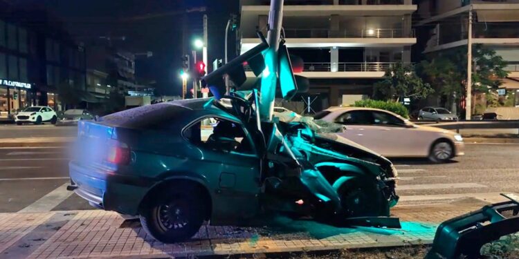 Alldaynews.gr «Να τον βλέπω με σπασμούς και αίματα» – Συγκλονίζει ένας από τους τραυματίες του τροχαίου στην Ποσειδώνος