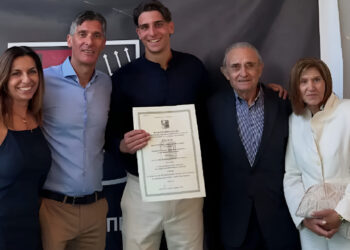 Ο Κωνσταντής Τζολάκης πήρε το πτυχίο του, μετά το νταμπλ με τον Ολυμπιακό