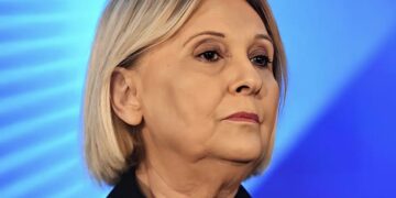 Alldaynews.gr Βούλτεψη για ακρiβεıα: «Οι Έλληνες να πάνε για διακοπές στο χωριό και όχι στα νησιά»