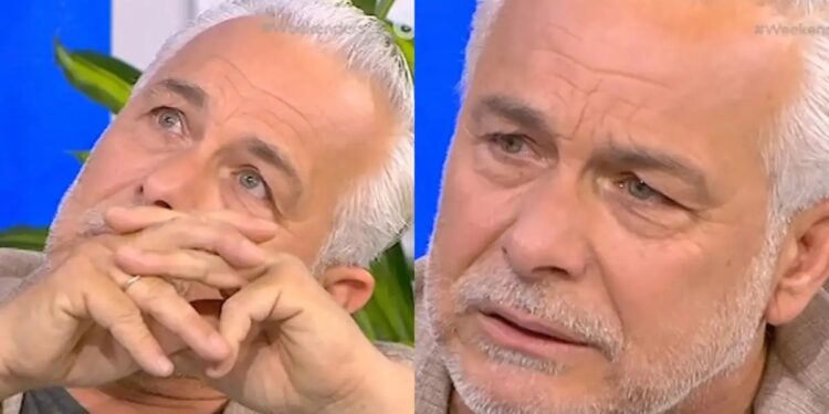 Ξέσπασε σε κλάματα ο Χάρης Χριστόπουλος: «Έβλεπα παιδιά σκελετωμένα να τα τρώνε οι μύγες, δεν είναι ζωή αυτή»