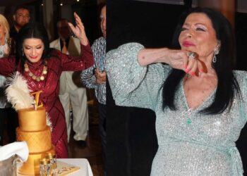 Η Ζωζώ Σαπουντζάκη έκλεισε τα … – Η πρώτη φωτό από τα γενέθλιά της