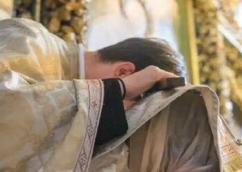 Απίστευτο σκηνικό στα Γιάννενα: Ιερέας εξομολόγησε μια νεαρή μητέρα. Δεν φαντάζεστε όμως αυτό που ακολούθησε