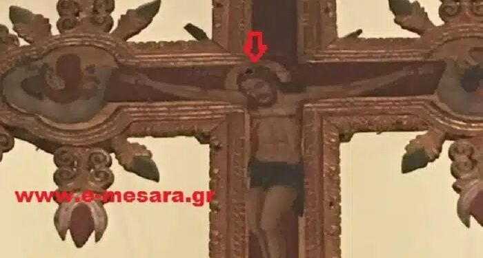 Δε λογαριάζω παπά τη πίστη σου» φώναξε και πυροβόλησε τον Εσταυρωμένο. Όταν ο Τούρκος πυροβόλησε το Χριστό στο κεφάλι και το θαύμα που ακολούθησε…