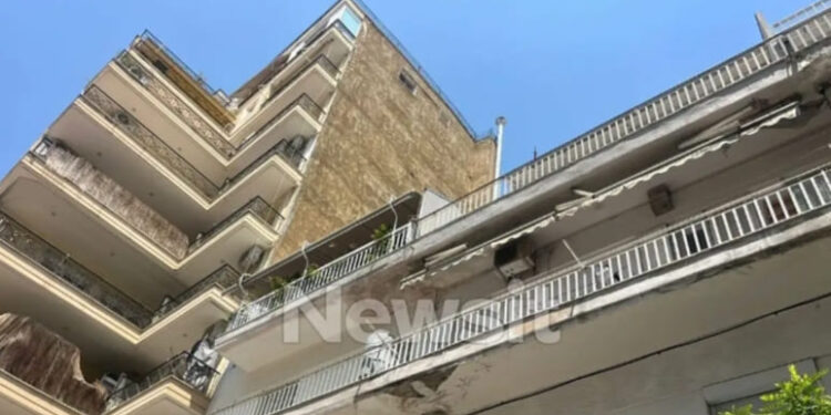 Θεσσαλονίκη: «Έλιωνε από το κλάμα, το άφηναν κάθε βράδυ έξω» λέει γειτόνισσα για το μωρό που το κλείδωσαν στο μπαλκόνι