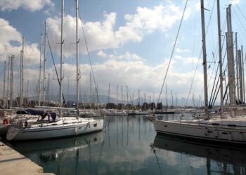 ΕΚΤΑΚΤΟ: Αυτοκτόνησε στη Μαρίνα Αλίμου – Κάρφωσε μαχαίρι στο στήθος του