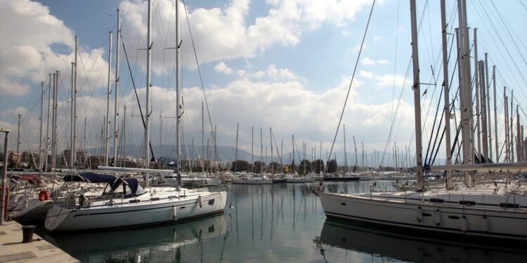 ΕΚΤΑΚΤΟ: Αυτοκτόνησε στη Μαρίνα Αλίμου – Κάρφωσε μαχαίρι στο στήθος του