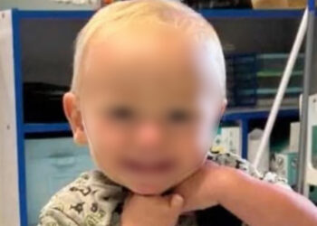 Τραγωδία: Νεκρό νήπιο λόγω ζέστης – Το άφησε στο αμάξι για να πάει για μπύρες – Αυτό όμως που έκανε μετά δεν το χωρά ανθρώπινος νους