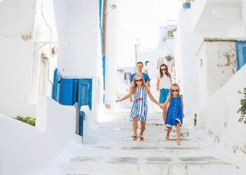 Με 600 ευρώ ακτοπλοϊκά και 15 ευρώ τη χωριάτικη, δεν ξαναπατάω το πόδι μου στις Κυκλάδες…