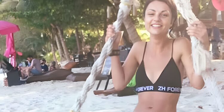 Alldaynews.gr Τουρίστρια έγινε φίλη με «διάσημο» άστεγο – Όταν τον υπερασπίστηκε τη λήστεψαν, της έκαψαν τα ρούχα και την άφησαν να πεθάνει κάτω από γέφυρα