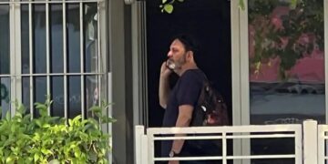 Νύχτα στα κρατητήρια για τον Στάθη Αγγελόπουλο – Τον «καίει» η κατάθεση αστυνομικού της Άμεσης Δράσης