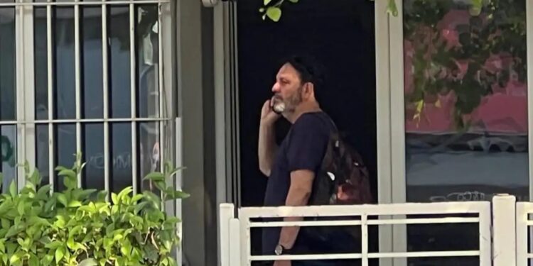 Νύχτα στα κρατητήρια για τον Στάθη Αγγελόπουλο – Τον «καίει» η κατάθεση αστυνομικού της Άμεσης Δράσης