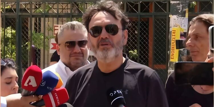 Ελεύθερος ο Στάθης Αγγελόπουλος: «Η πρώην σύζυγός μου χτύπησε σε ντουλάπι»