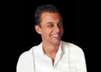 Alldaynews.gr ΑΥΤΟΣ ΕΙΝΑΙ ο 45χρονος αστυνομικός: Βρέθηκε απανθρακωμένος μέσα το αυτοκίνητό του (φωτό)