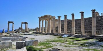 Γερμανοί τουρίστες έριξαν με κλωτσιές τοιχίο του ιστορικού κάστρου Φερακλού στη Ρόδο