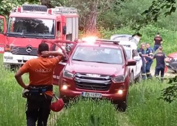 Alldaynews.gr Εντοπίστηκε ο ορειβάτης που έπεσε σε γκρεμό – «Ήταν τεράστια η αρκούδα που έσπρωξε τον Χρήστο» λέει ο φίλος του που διασώθηκε