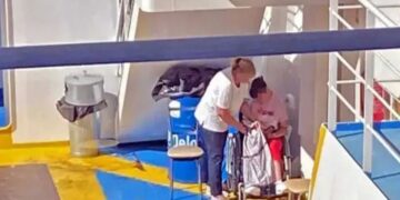 Δεν θα το δείξει κανένα κανάλι: Παιδί ΑμεΑ έμεινε 45′ σε γκαράζ γιατί δεν υπήρχε ράμπα στο φεριμπότ