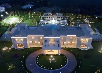 ΑΥΤΟΣ ΕΙΝΑΙ ο ιδιοκτήτης της μεγαλύτερης ιδιωτικής κατοικίας στην Ελλάδα: Η ανυπολόγιστη αξία