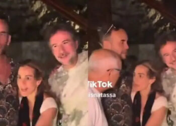 «Φύγε από εδώ, είσαι βλαμμένος;»: Η άβολη στιγμή της Νατάσσας Μποφίλιου με τον πατέρα της μπροστά στην κάμερα