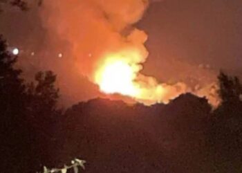 ΕΚΤΑΚΤΟ: ΜΕΓΑΛΗ ΦΩΤΙΑ ΤΩΡΑ ΣΕ ΕΛΛΗΝΙΚΟ ΝΗΣΙ ΜΕΣΑ ΣΤΗ ΝΥΧΤΑ – ΣΥΝΑΓΕΡΜΟΣ ΣΤΗΝ ΠΥΡΟΣΒΕΣΤΙΚΗ