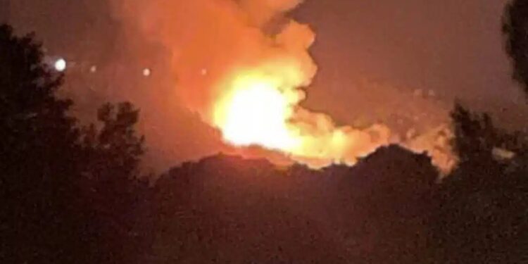 ΕΚΤΑΚΤΟ: ΜΕΓΑΛΗ ΦΩΤΙΑ ΤΩΡΑ ΣΕ ΕΛΛΗΝΙΚΟ ΝΗΣΙ ΜΕΣΑ ΣΤΗ ΝΥΧΤΑ – ΣΥΝΑΓΕΡΜΟΣ ΣΤΗΝ ΠΥΡΟΣΒΕΣΤΙΚΗ