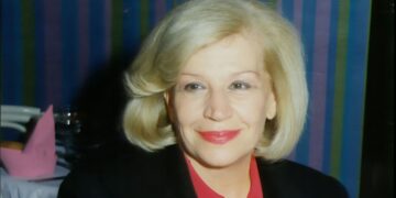 Alldaynews.gr Κατερίνα Γιουλάκη: Αυτή είναι η μοναχοκόρη της – Η μοναδική φωτογραφία που υπάρχει