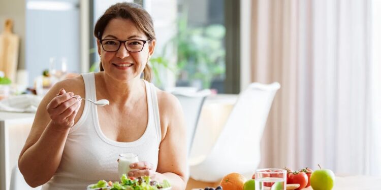 Alldaynews.gr Ειδικός αποκαλύπτει: ΑΥΤΕΣ ΕΙΝΑΙ οι 10 τροφές που βοηθούν στην απώλεια βάρους – «Μιμούνται τη δράση του Ozempic»