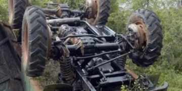 Ιερέας καταπλακώθηκε από το τρακτέρ του ενώ εκτελούσε αγροτικές εργασίες – Διακομίστηκε με ασθενοφόρο του ΕΚΑΒ  στο νοσοκομείο