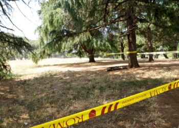 Δολοφόνησε μητέρα και μωρό και πέταξε τα πτώματα σε πάρκο – Ο ύποπτος Αμερικανός συνελήφθη στη Σκιάθο