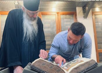 Ο Στέφανος Κασσελάκης επισκέφθηκε τη Μονή Σινά: «Ο Μητσοτάκης την έχει “ξεπουλήσει” – Η κατάσταση πολύ χειρότερη από ό,τι περιμέναμε»