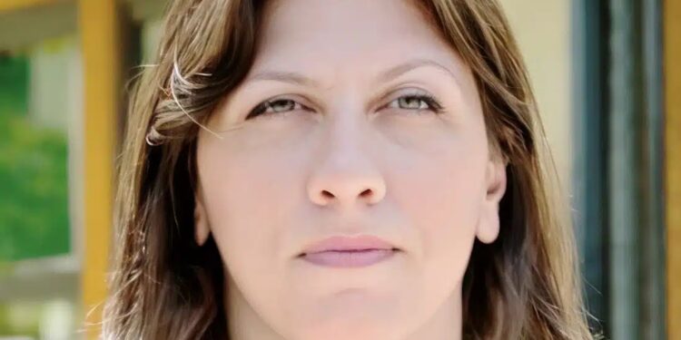 Alldaynews.gr Ο κακός χαμός στην Βουλή με την Ζωή Κωνσταντοπούλου