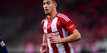 Μπάμπης Κωστούλας: Το μεγαλύτερο deal στην ιστορία της Μπράιτον – Τα λεφτά που θα πάρουν Ολυμπιακός και παίκτης