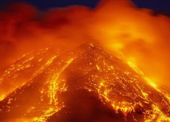 Παγκόσμια απειλή: Ξύπνησε ένα από τα μεγαλύτερα ηφαίστεια – «Θα βυθίσει τον πλανήτη στο χάος»